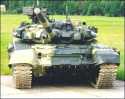 W kocu lat 80-tych, dla dowdcw wojskowych jak i dla konstruktorw stao si jasne, e podstawowe czogi radzieckie w powanym stopniu odstaj technicznie od ich ewentualnych przeciwnikw (M1 Abrams, Leopard 2, Challenger 1).  Uchwa rzdu Rosji z dnia 5 padziernika 1992 roku postanowiono przyj do uzbrojenia czog T-90 z jednoczesnym zezwoleniem na jego eksport, co byo wynikiem gorczkowych poszukiwa zastrzyku "twardej waluty" z racji niewielkich zamwie rodzimej armii.